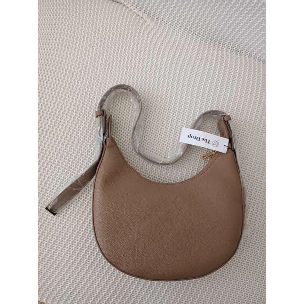 NWT The Drop Avalon Small Shoulder Bag Tan Pebble Faux Leather Crescent Hobo Bag - Picture 4 of 6